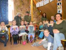 Leśnicy z wizytą edukacyjną w Przedszkolu „Leśna Rodzinka” w Czempiniu